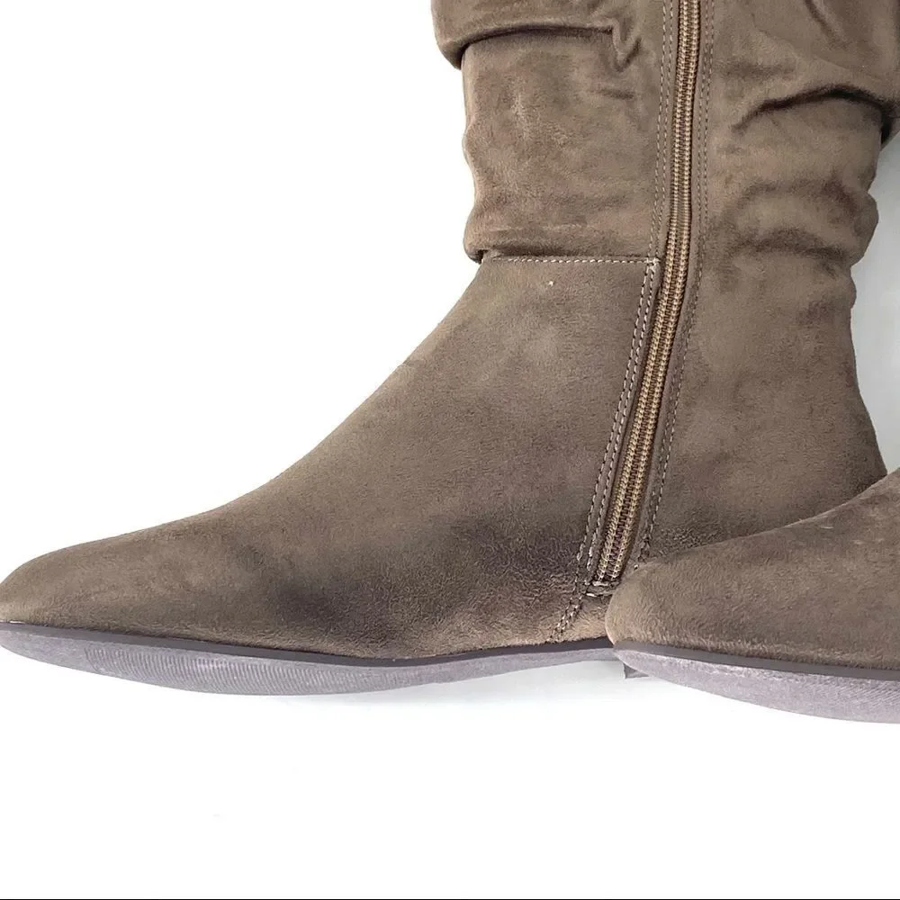 Shoe Dazzle Women's Alanna Flat Slouch Boot - 8